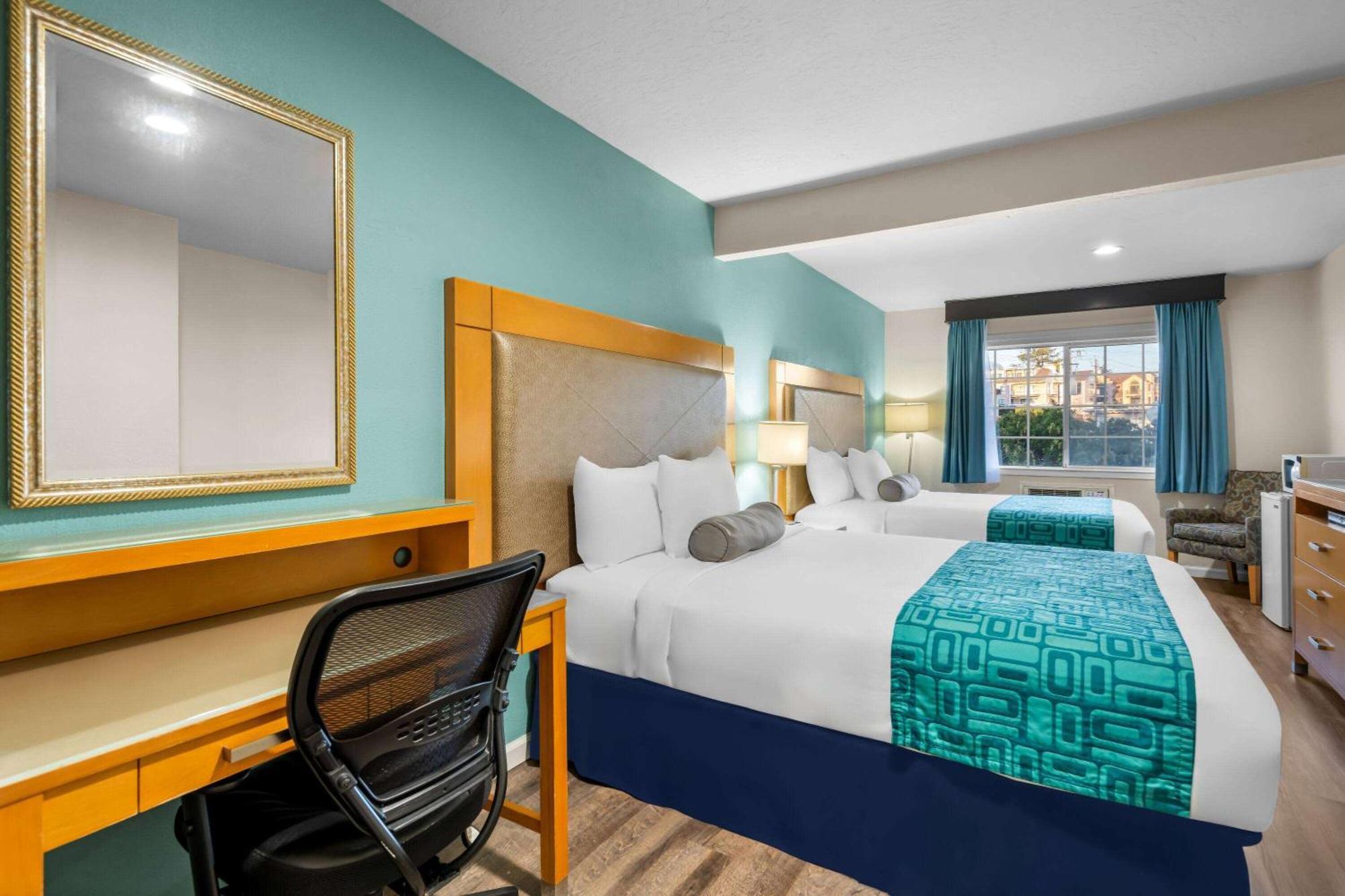 Howard Johnson By Wyndham Santa Cruz Beach Boardwalk Dış mekan fotoğraf